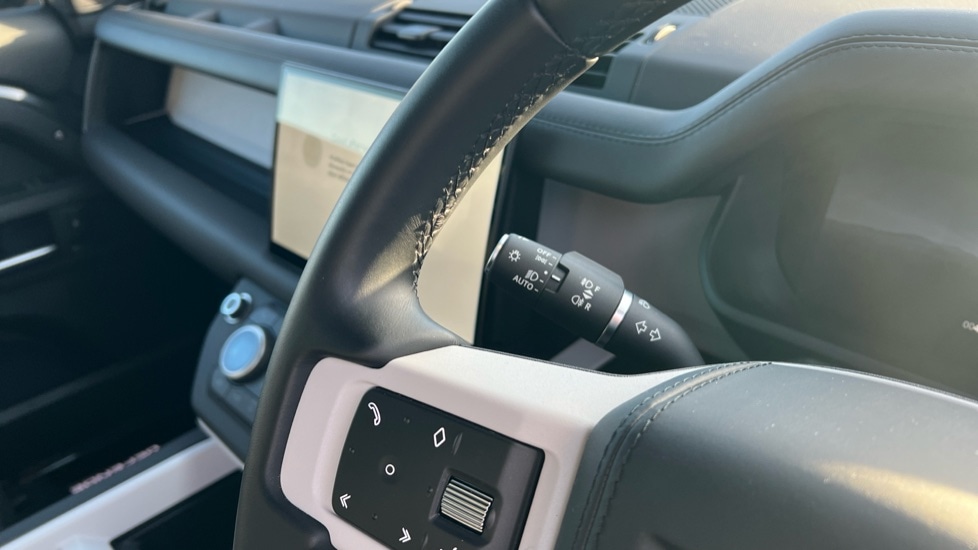 Used Land Rover Defender 2024 for sale - 76717323: Photo 38