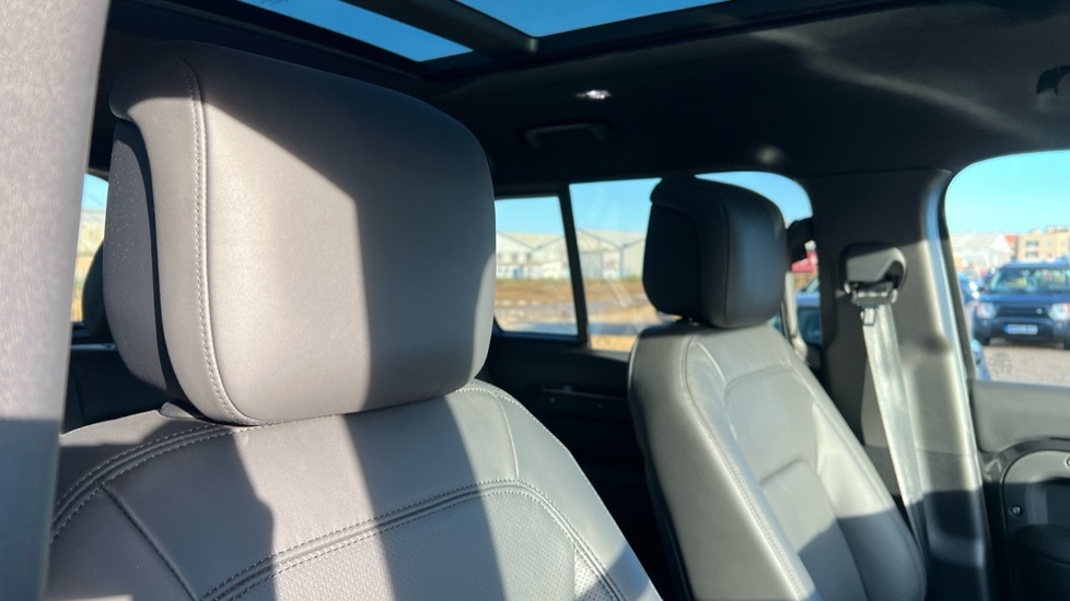 Used Land Rover Defender 2024 for sale - 76717323: Photo 39