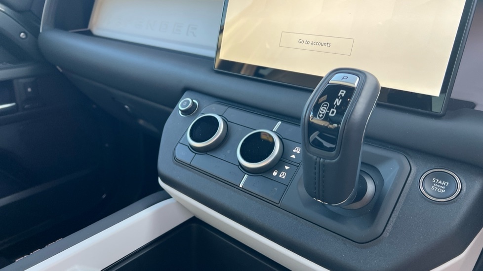 Used Land Rover Defender 2024 for sale - 76717323: Photo 40