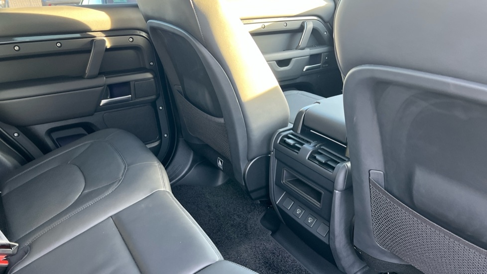 Used Land Rover Defender 2024 for sale - 76717323: Photo 44