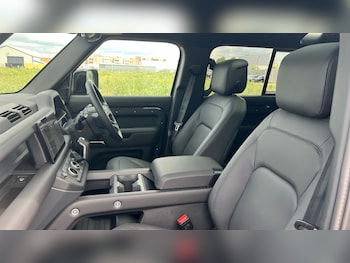 Used Land Rover Defender 2025 for sale - 76302343: Photo