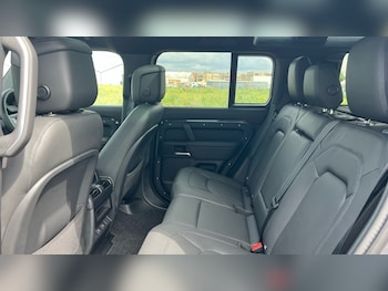 Used Land Rover Defender 2025 for sale - 76302343: Photo