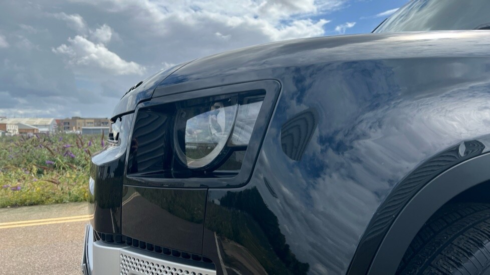 Used Land Rover Defender 2024 for sale - 76074281: Photo 17