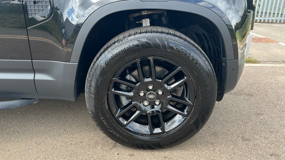 Used Land Rover Defender 2024 for sale - 76074281: Photo 33