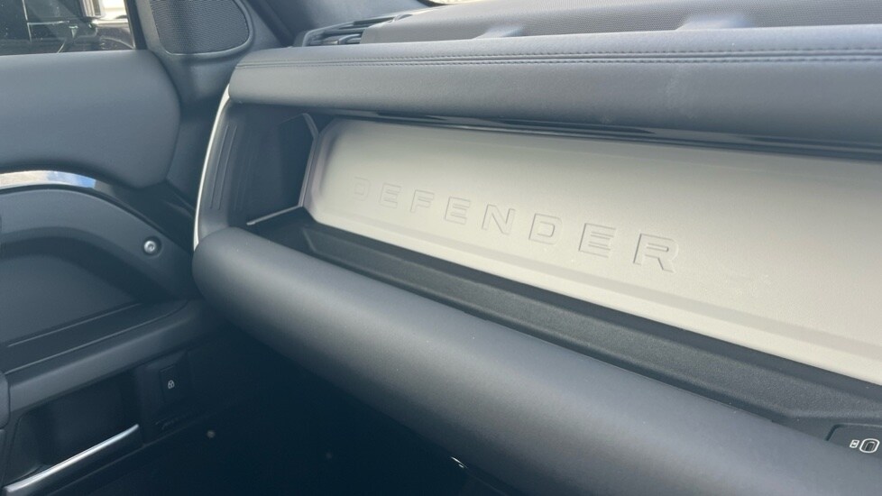 Used Land Rover Defender 2024 for sale - 76074281: Photo 35