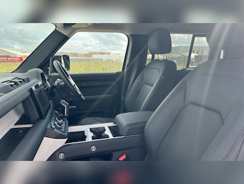 Used Land Rover Defender 2024 for sale - 76074281: Photo 3