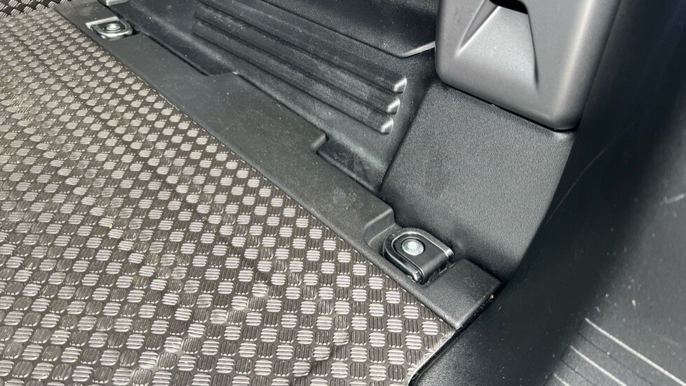 Used Land Rover Defender 2024 for sale - 76074281: Photo 47