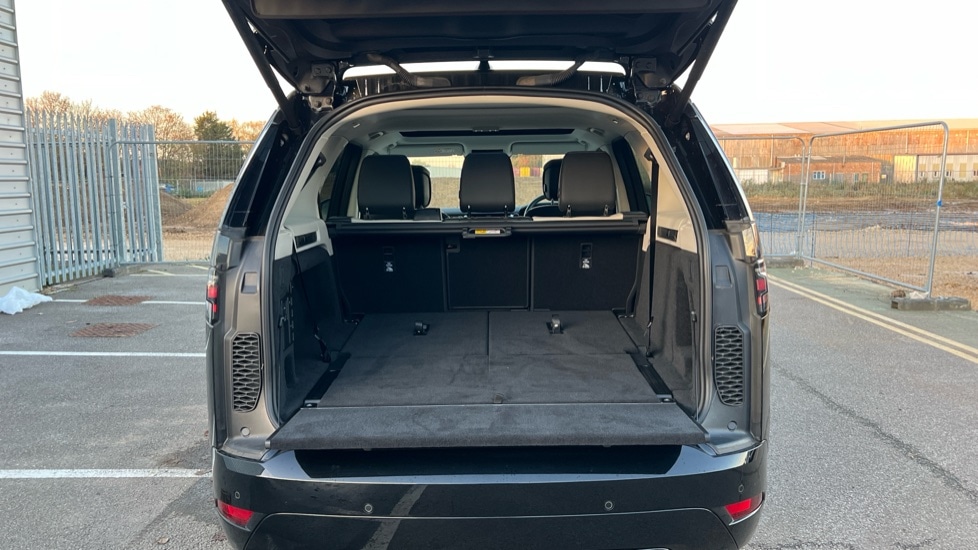 Used Land Rover Discovery 2025 for sale - 76664346: Photo 10