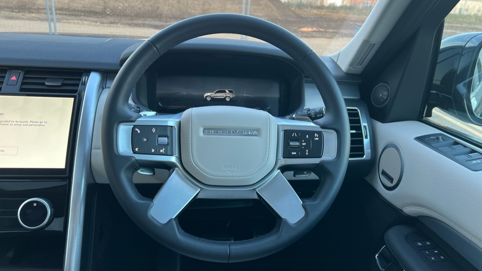 Used Land Rover Discovery 2025 for sale - 76664346: Photo 15