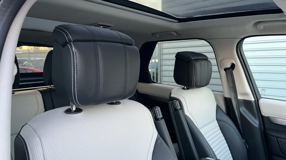 Used Land Rover Discovery 2025 for sale - 76664346: Photo 45