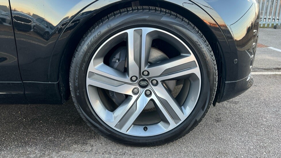 Used Land Rover Discovery 2025 for sale - 76664346: Photo 8