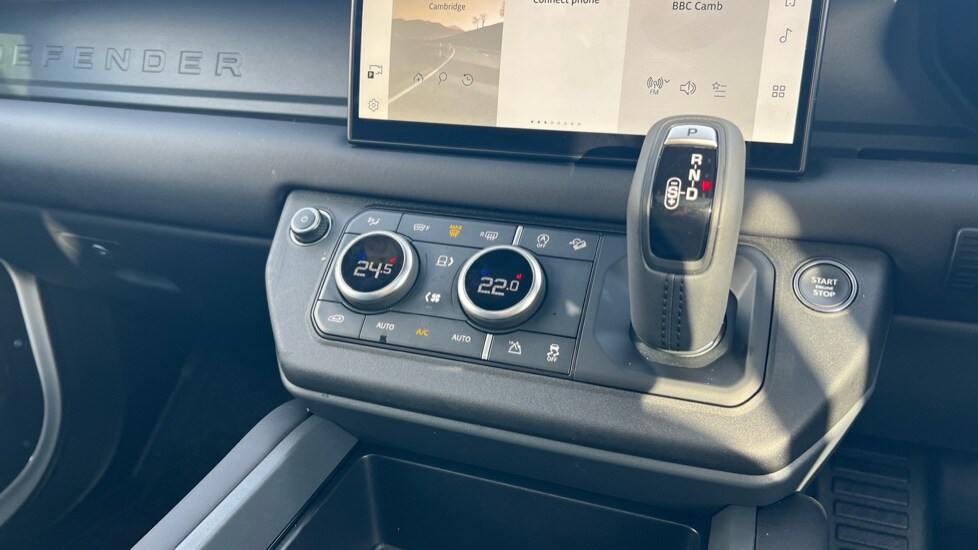 Used Land Rover Defender 2025 for sale - 76390063: Photo 13
