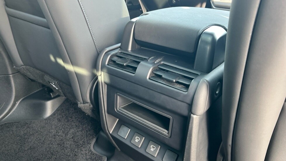 Used Land Rover Defender 2025 for sale - 76390063: Photo 18