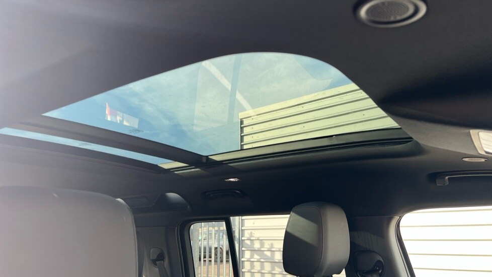 Used Land Rover Defender 2025 for sale - 76390063: Photo 21