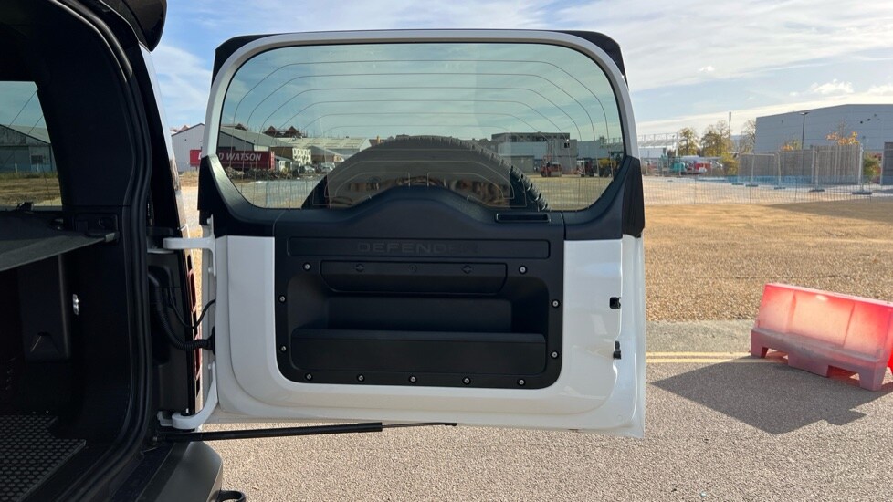 Used Land Rover Defender 2025 for sale - 76390063: Photo 36