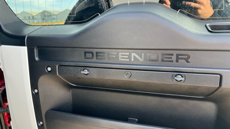 Used Land Rover Defender 2025 for sale - 76390063: Photo 38