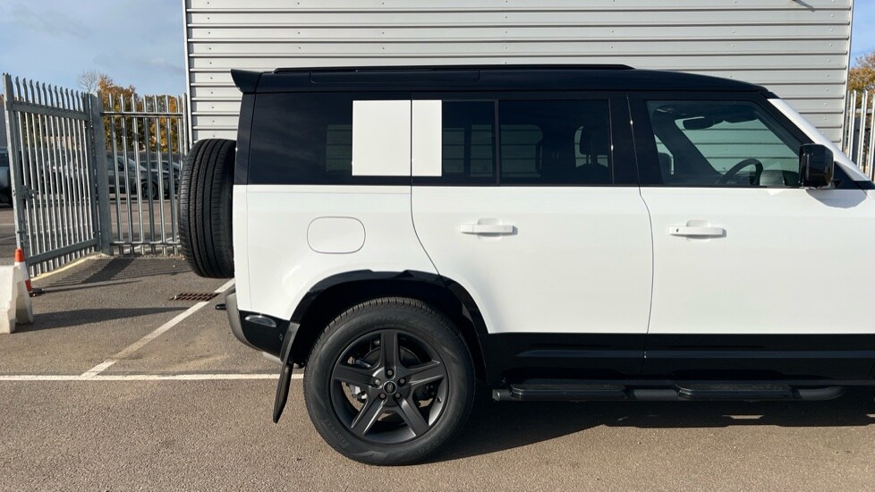 Used Land Rover Defender 2025 for sale - 76390063: Photo 42