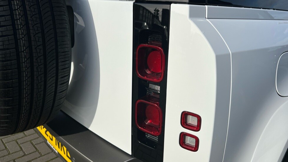 Used Land Rover Defender 2025 for sale - 76390063: Photo 49
