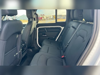 Used Land Rover Defender 2025 for sale - 76390063: Photo