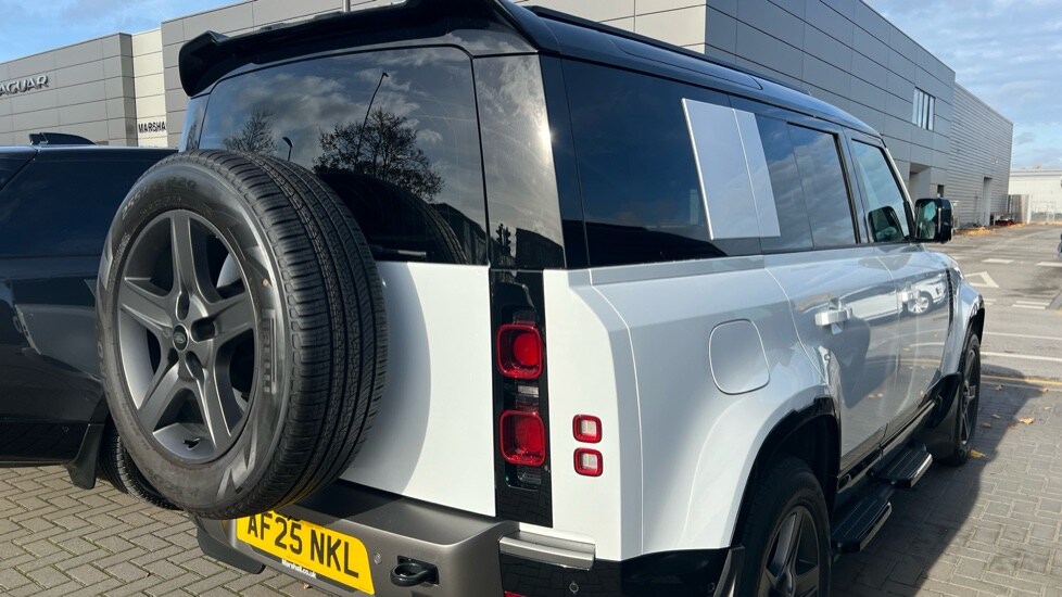 Used Land Rover Defender 2025 for sale - 76390063: Photo 50