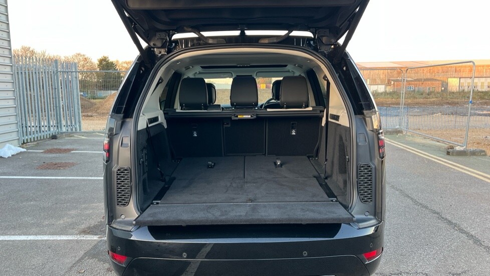 Used Land Rover Discovery 2025 for sale - 77018301: Photo 10