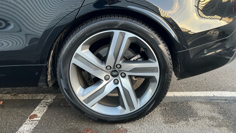 Used Land Rover Discovery 2025 for sale - 77018301: Photo 33