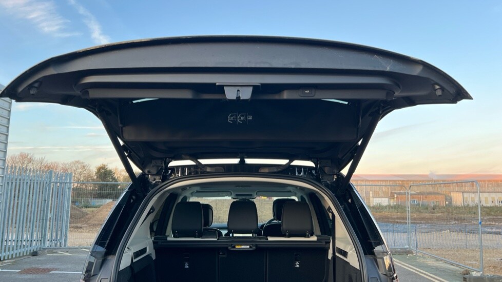 Used Land Rover Discovery 2025 for sale - 77018301: Photo 36