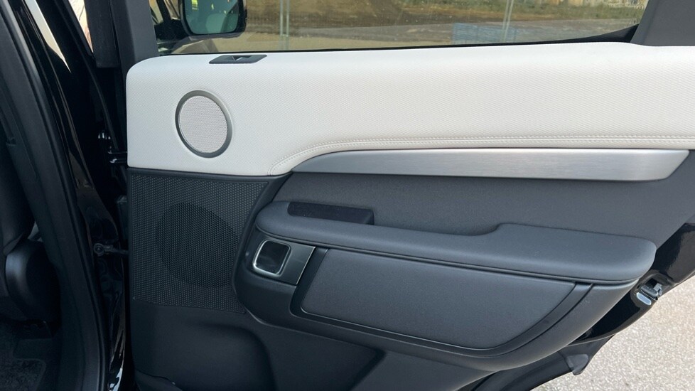 Used Land Rover Discovery 2025 for sale - 77018301: Photo 40