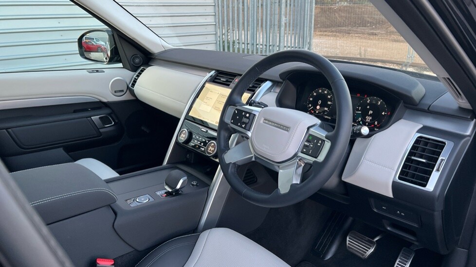Used Land Rover Discovery 2025 for sale - 77018301: Photo 44