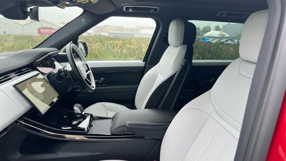 Used Land Rover Range Rover Sport 2024 for sale - 76092068: Photo 3