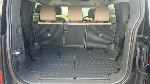 Used Land Rover Defender 2022 for sale - 75472705: Photo 10