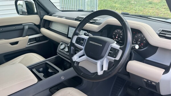 Used Land Rover Defender 2022 for sale - 75472705: Photo 28