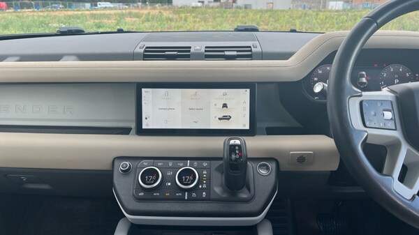 Used Land Rover Defender 2022 for sale - 75472705: Photo 29
