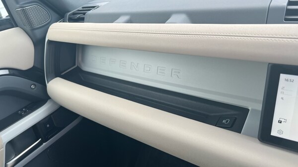 Used Land Rover Defender 2022 for sale - 75472705: Photo 35