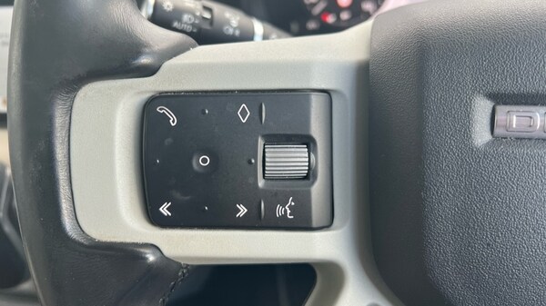Used Land Rover Defender 2022 for sale - 75472705: Photo 41