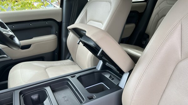 Used Land Rover Defender 2022 for sale - 75472705: Photo 48