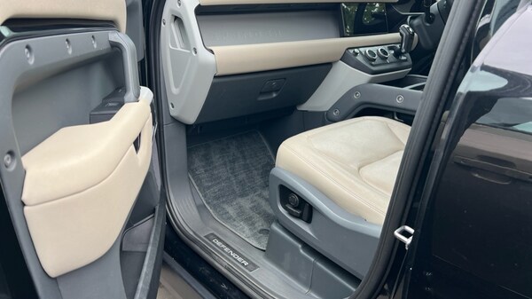 Used Land Rover Defender 2022 for sale - 75472705: Photo 50
