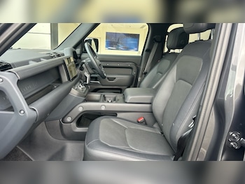 Used Land Rover Defender 2023 for sale - 76458939: Photo