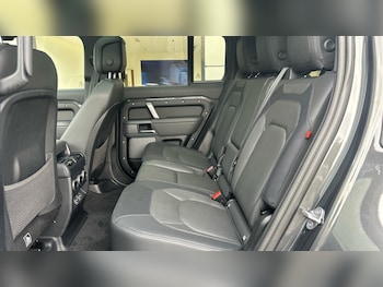 Used Land Rover Defender 2023 for sale - 76458939: Photo