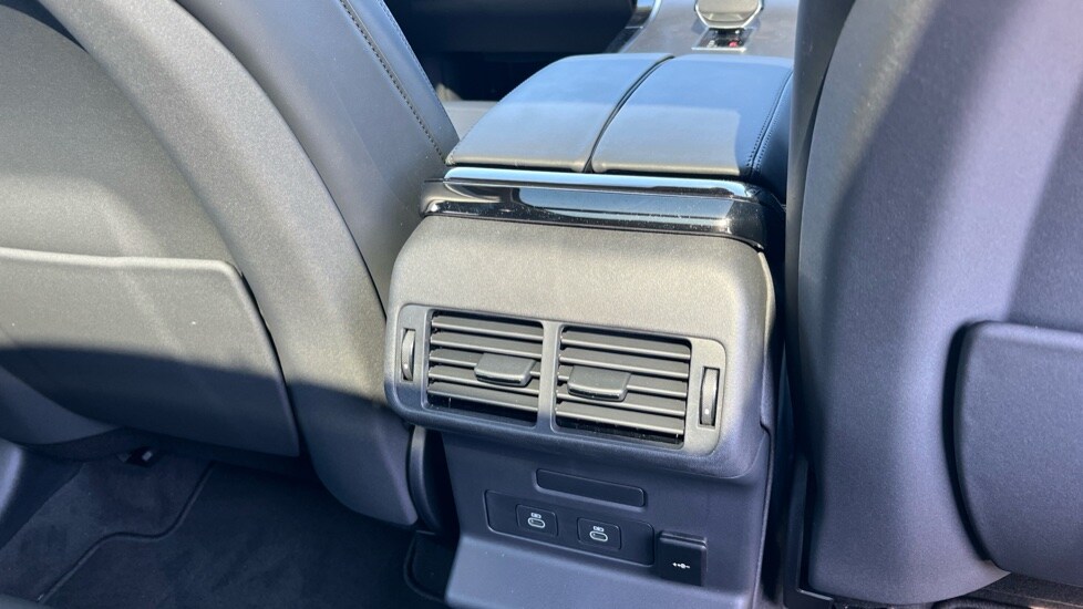 Used Land Rover Range Rover Velar 2025 for sale - 75534137: Photo 18