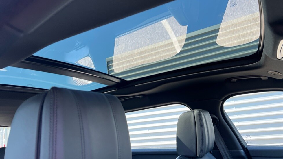 Used Land Rover Range Rover Velar 2025 for sale - 75534137: Photo 21