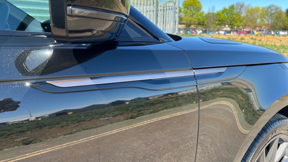 Used Land Rover Range Rover Velar 2025 for sale - 75534137: Photo 24