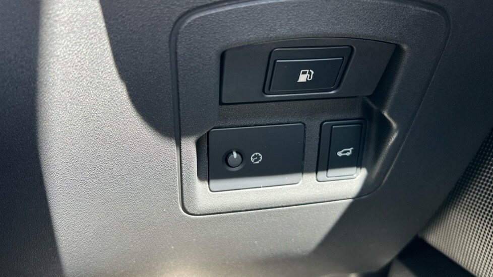 Used Land Rover Range Rover Velar 2025 for sale - 75534137: Photo 43