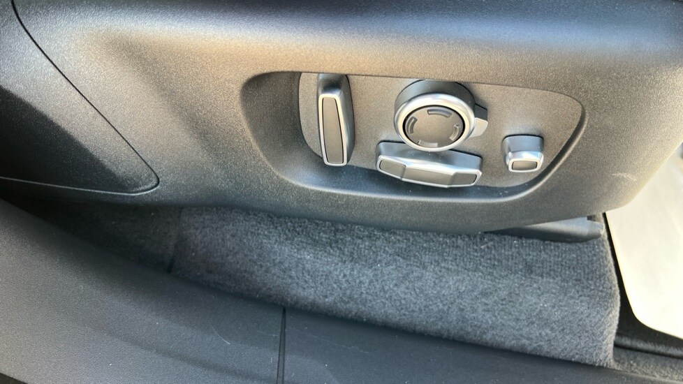 Used Land Rover Range Rover Velar 2025 for sale - 75534137: Photo 46