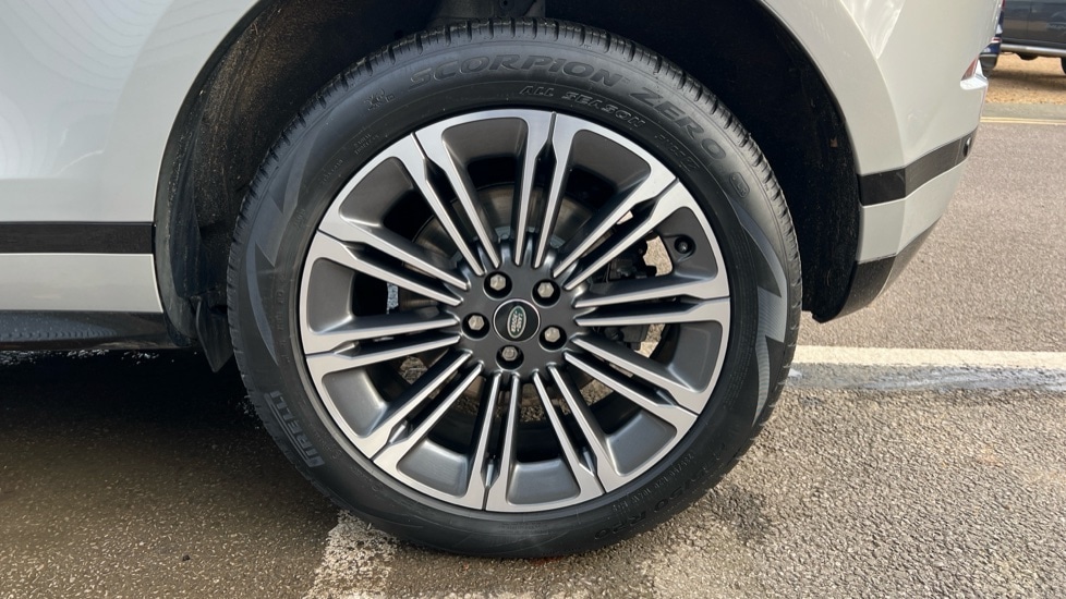 Used Land Rover Range Rover Evoque 2023 for sale - 76589902: Photo 32