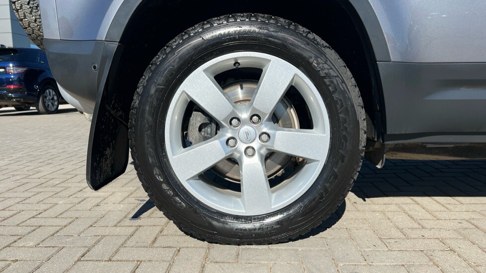 Used Land Rover Defender 2021 for sale - 76507699: Photo 18