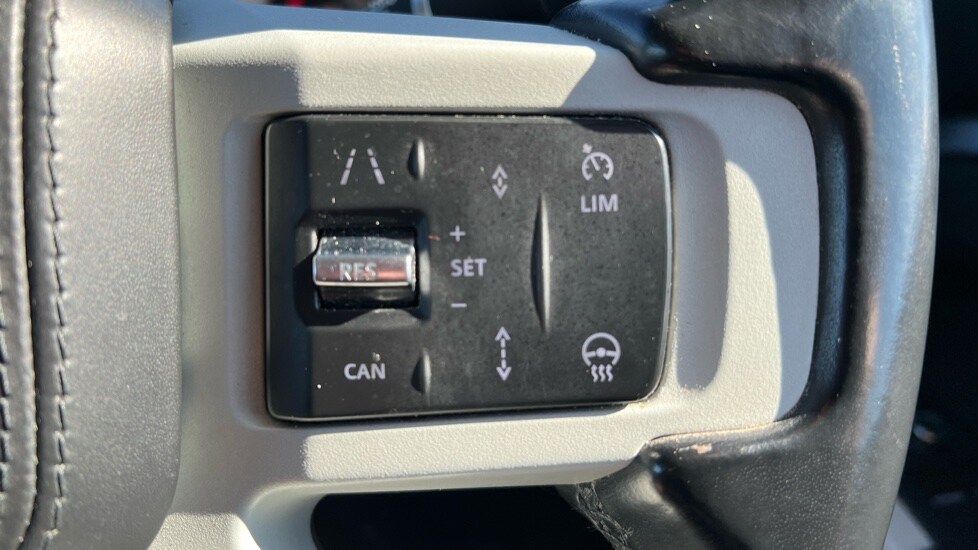 Used Land Rover Defender 2021 for sale - 76507699: Photo 22