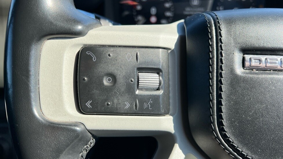 Used Land Rover Defender 2021 for sale - 76507699: Photo 23