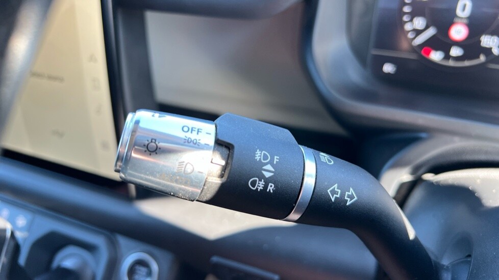 Used Land Rover Defender 2021 for sale - 76507699: Photo 25