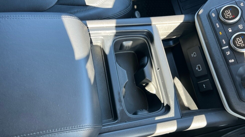 Used Land Rover Defender 2021 for sale - 76507699: Photo 28